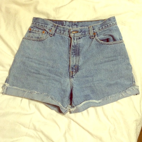 Vintage Levi's 550 High-Rise Cut Off Shorts