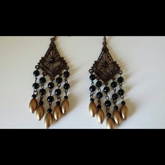 Earrings - Picture 2 of 3