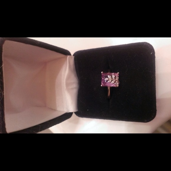 Unique purple and Cz ring 14 k gold