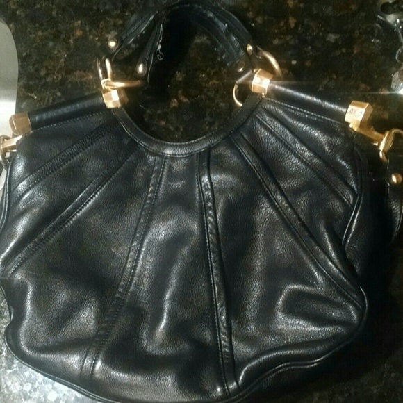 B. Makowsky handabag- Black