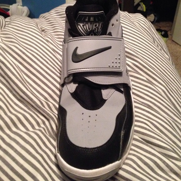 Nike Diamond Turf - Picture 2 of 2