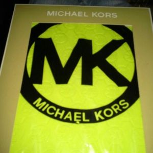 Michael kor smart cover for ipod