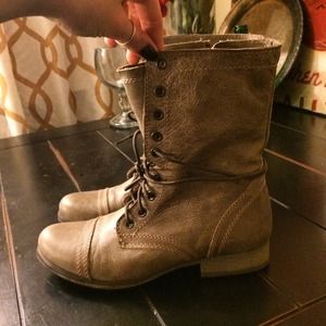 Steve Madden Troopa lace Up Boot.