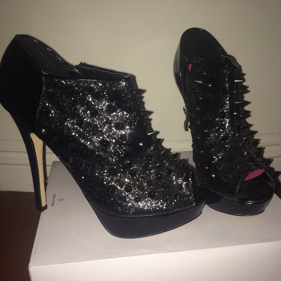 Reserved! glitter spike booties