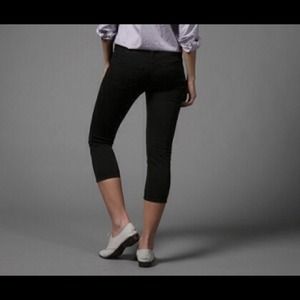 AG Adriano Goldschmied The Poet Black Capris 25R