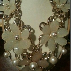 These unique neck pieces are brand new nevrr warn