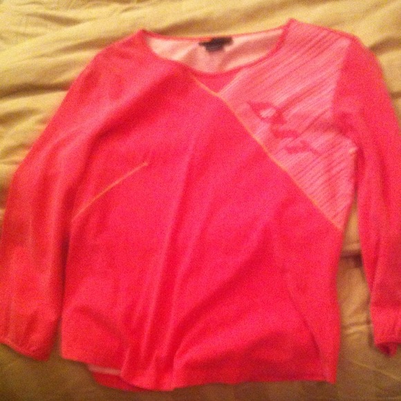 MAKE A REASONABLE OFFER DIESEL PINK TOP 3/4 SLEEVE - Picture 2 of 4