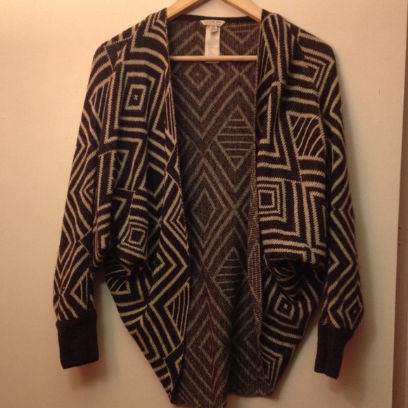 😍Heritage Patterned Cardigan😍