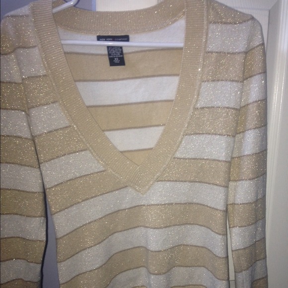 JUST REDUCED!!Gold and white NY & Co vneck sweater