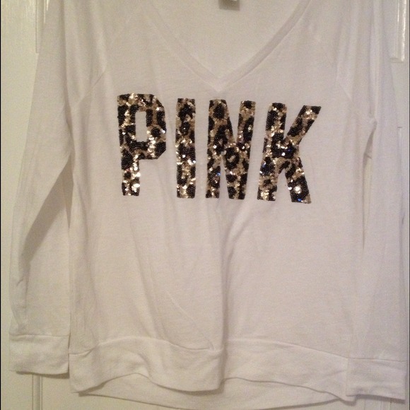 🚫SOLD🚫VICTORIA'S SECRET SEQUIN VNECK