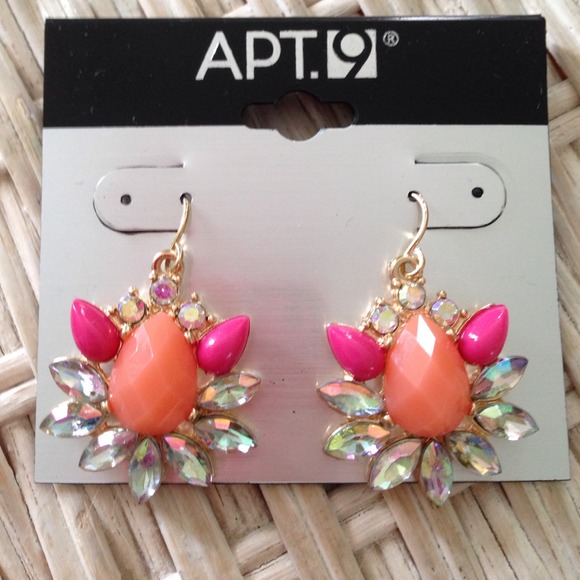 Gorgeous crystal earrings