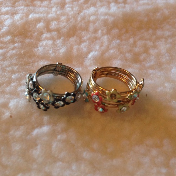 Set of two F21 floral rings