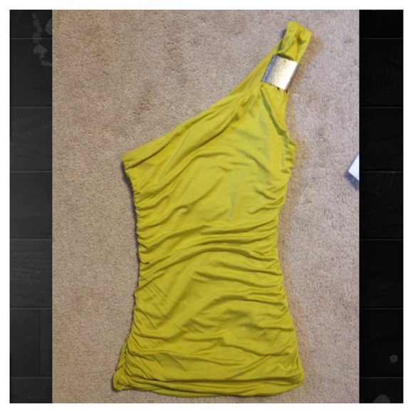 Bright off the shoulder tank - Picture 1 of 1