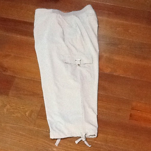 Chico's Zenergy Cargo Crop Pants