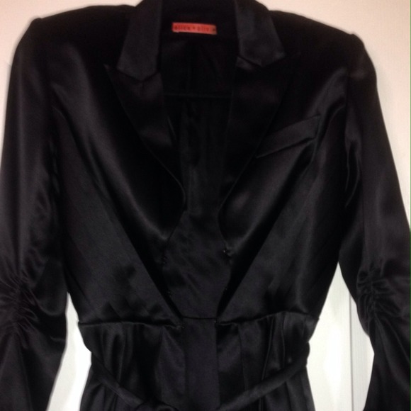 100% Silk Alice + Olivia Tuxedo Blazer!