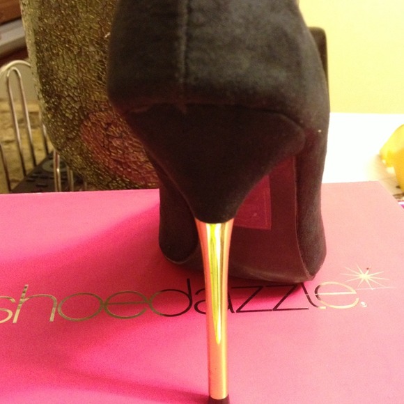 Black and gold heels - Picture 4 of 4