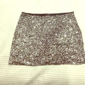 Express sequence skirt