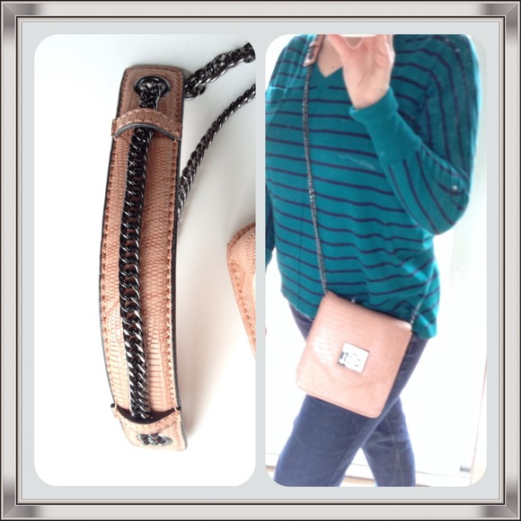 🎉Host Pick🎉  BCBGeneration crossbody purse - Picture 3 of 4