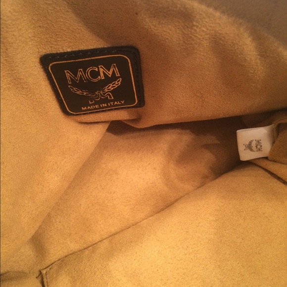 🚫SOLD ON TRADESY🚫 MCM CROSS BODY BAG - Picture 4 of 4