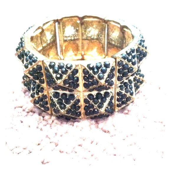 Bracelet - Picture 1 of 2