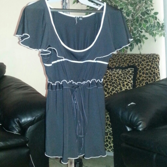Large blk and grey top