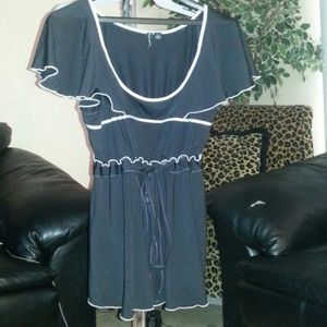Large blk and grey top