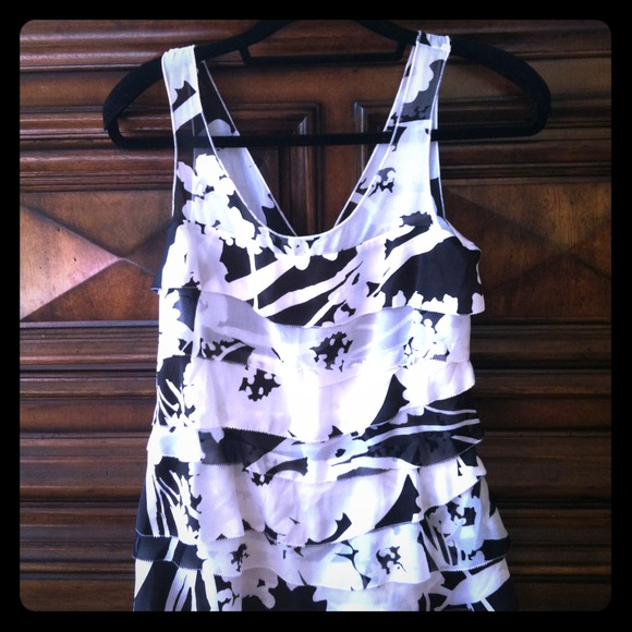 White House black market silk top SOLD - Picture 1 of 4