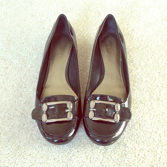 Nine West black patent leather shoe