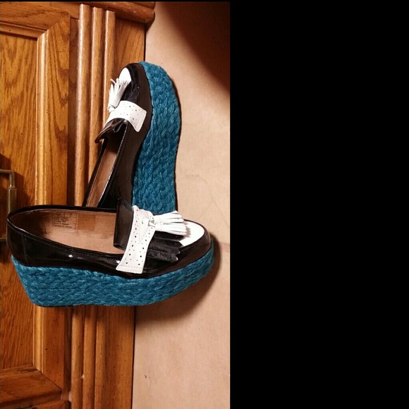 NEW JEFFREY CAMPBELL