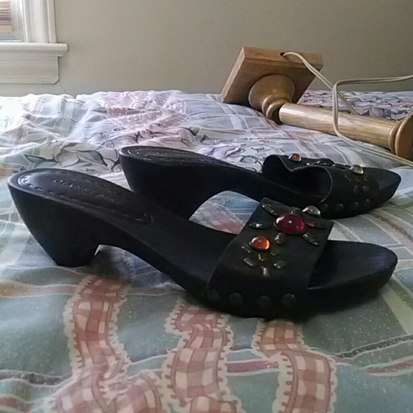 Sandal's - Picture 2 of 3