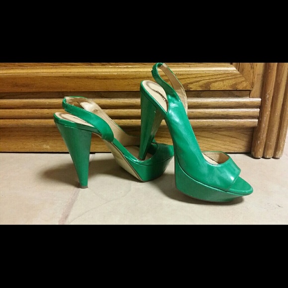 Heels - Picture 3 of 3