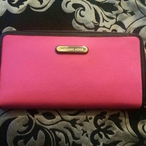 Michael kors wallet