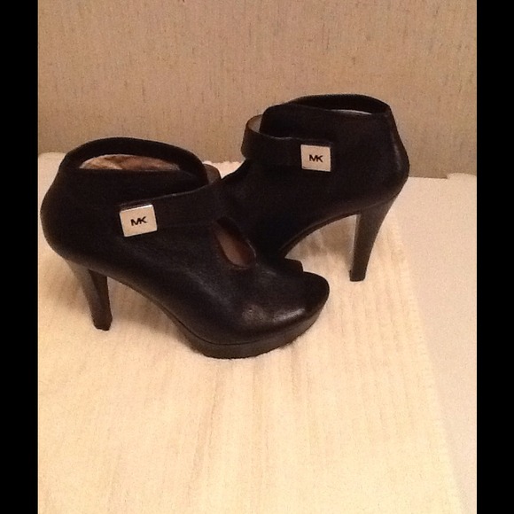 ****Michael Kors Davenport***