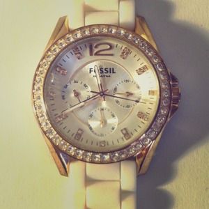 White rubberized Fossil watch