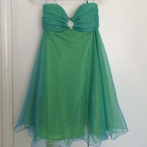 🌟Formal semi-formal strapless dress🌟 REDUCED