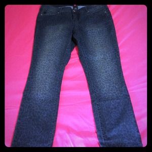 ✳️Torrid Denim Leopard dark wash jeans