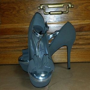 NEVER WORN Silver Toe