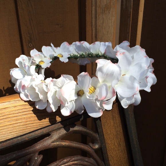 Handmade Flower Crown - Picture 2 of 3