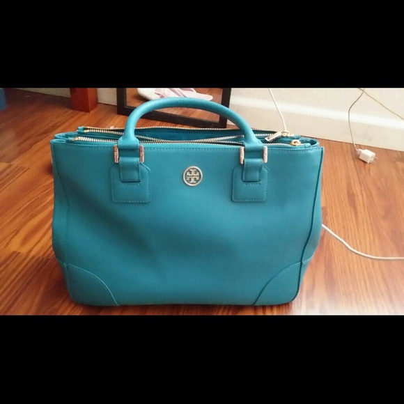 ❌ Traded❌Robinson double zip shoulder bag.