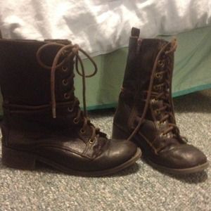 Combat boots