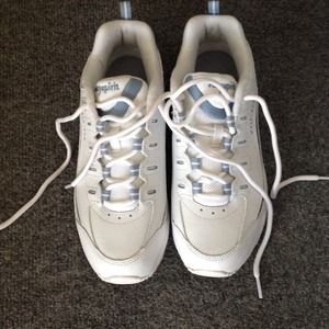 Easy Spirit walk-run comfortable walking shoes