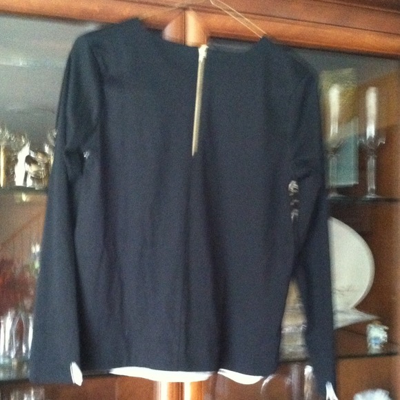 Top - Picture 2 of 2