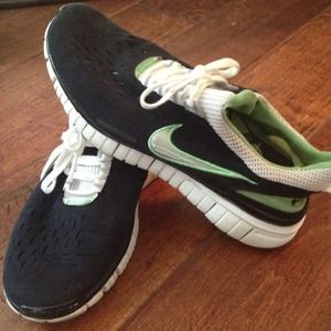 Nike free green and black tennis shoes size 8