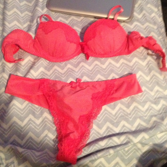 Aerie thong and push up bra set.