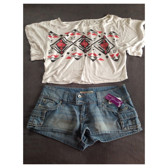 Crop top not to low