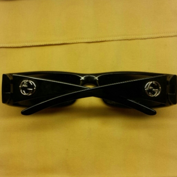 Authentic Black Gucci sunglasses with case main image 3