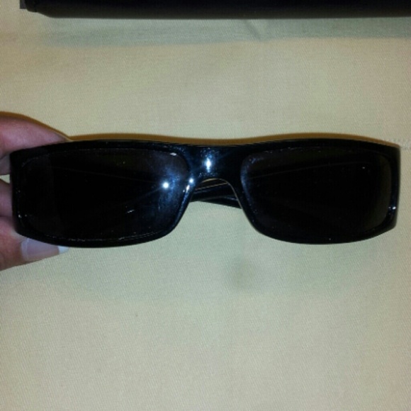 Authentic Black Gucci sunglasses with case main image 2