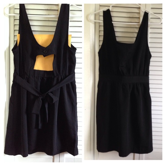 Dress, with pockets on both sides