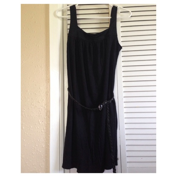 Dress, pockets on both sides