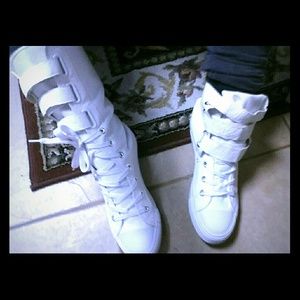 NEW White canvas sneakers